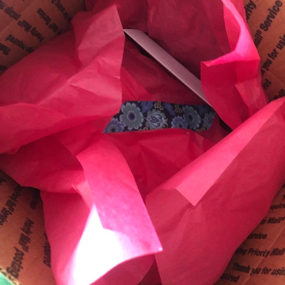 Packaging - - Picture 2 of 7